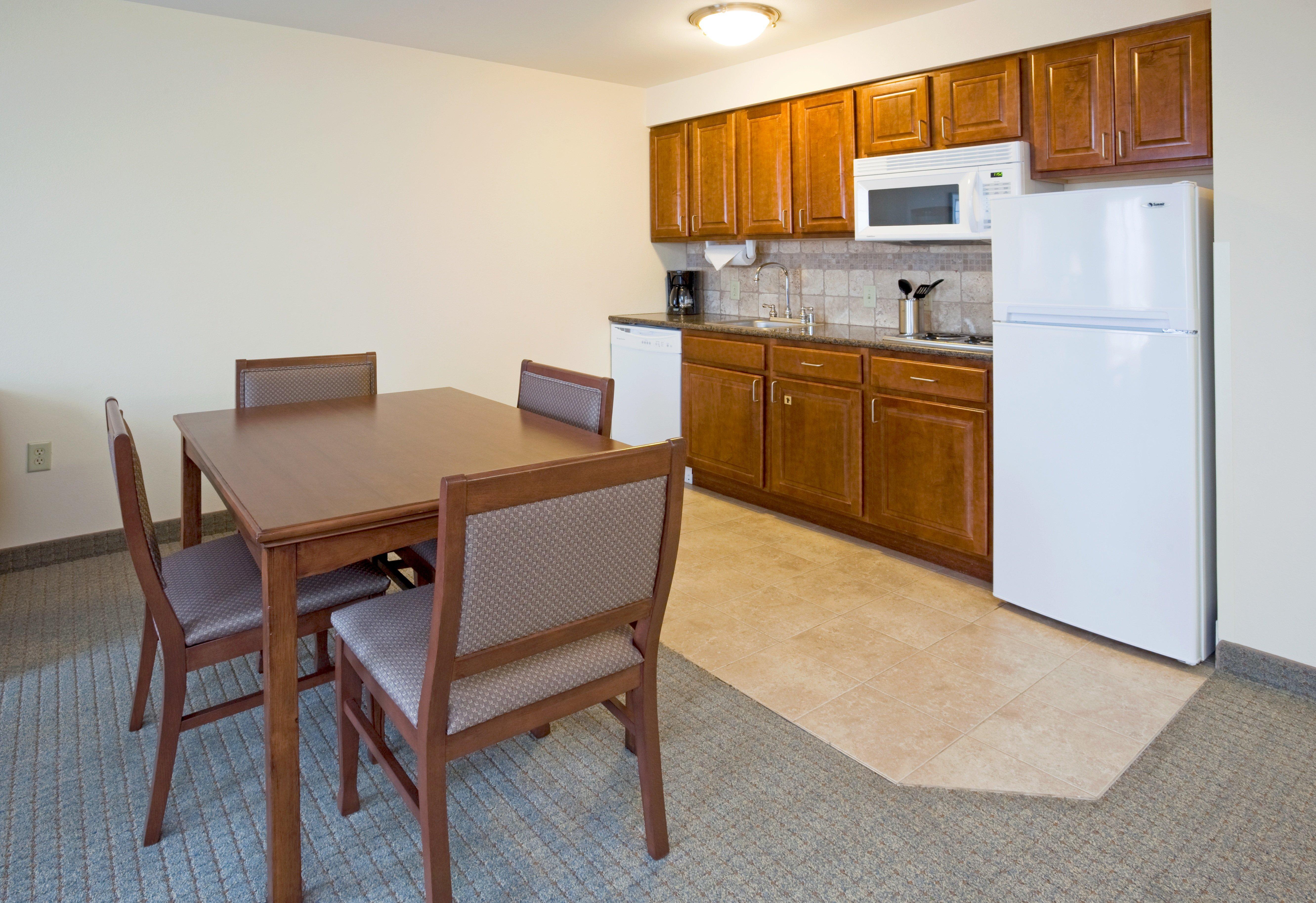Staybridge Suites Milwaukee West-Oconomowoc By Ihg Exteriör bild