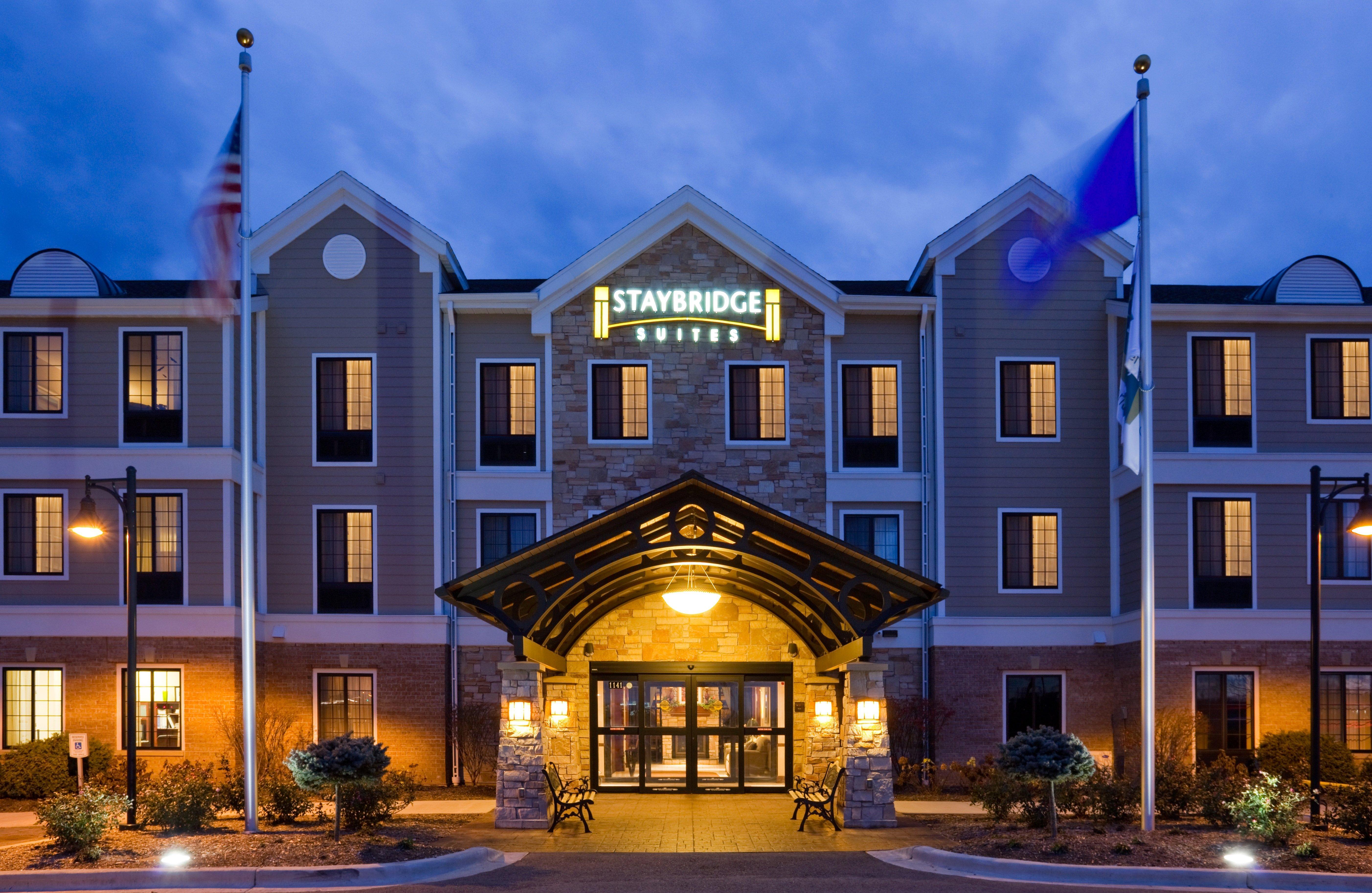 Staybridge Suites Milwaukee West-Oconomowoc By Ihg Exteriör bild