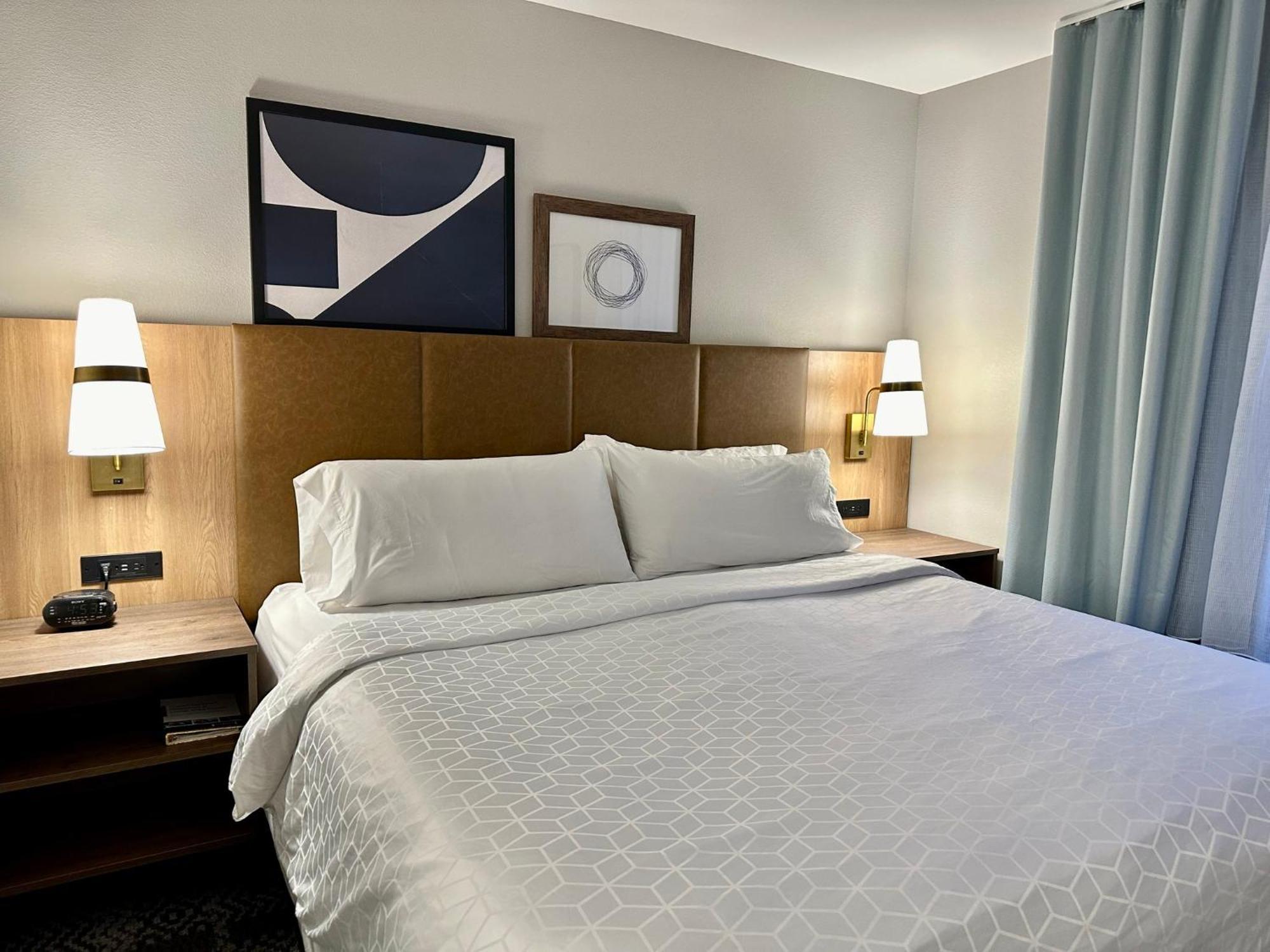 Staybridge Suites Milwaukee West-Oconomowoc By Ihg Exteriör bild