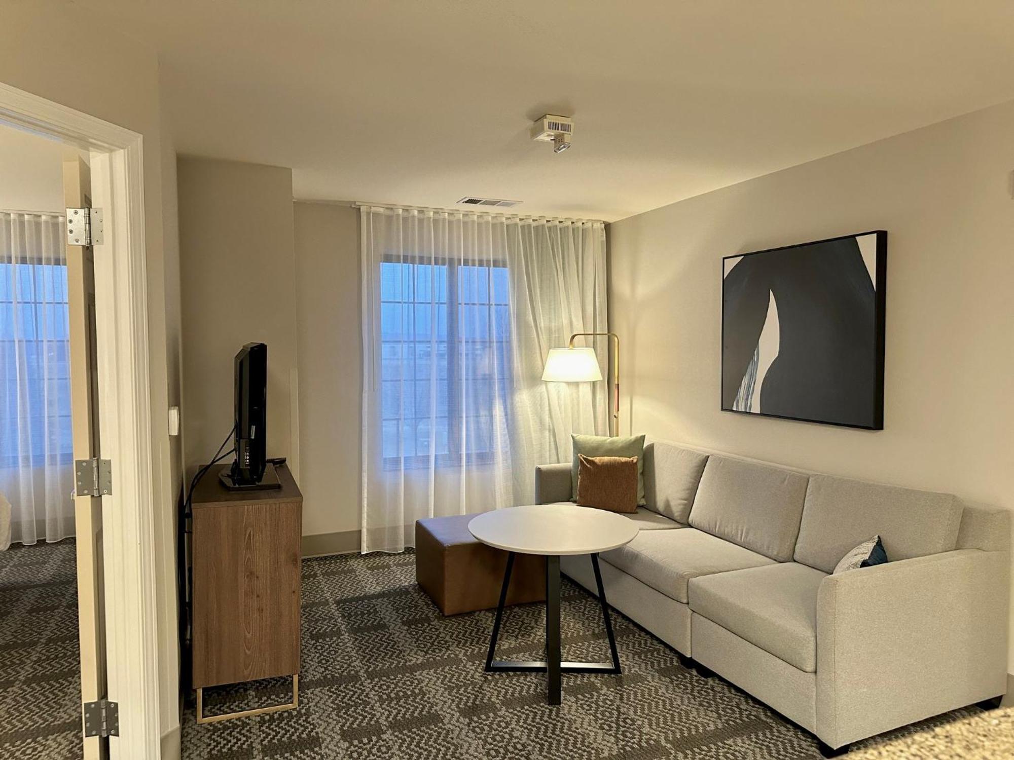 Staybridge Suites Milwaukee West-Oconomowoc By Ihg Exteriör bild