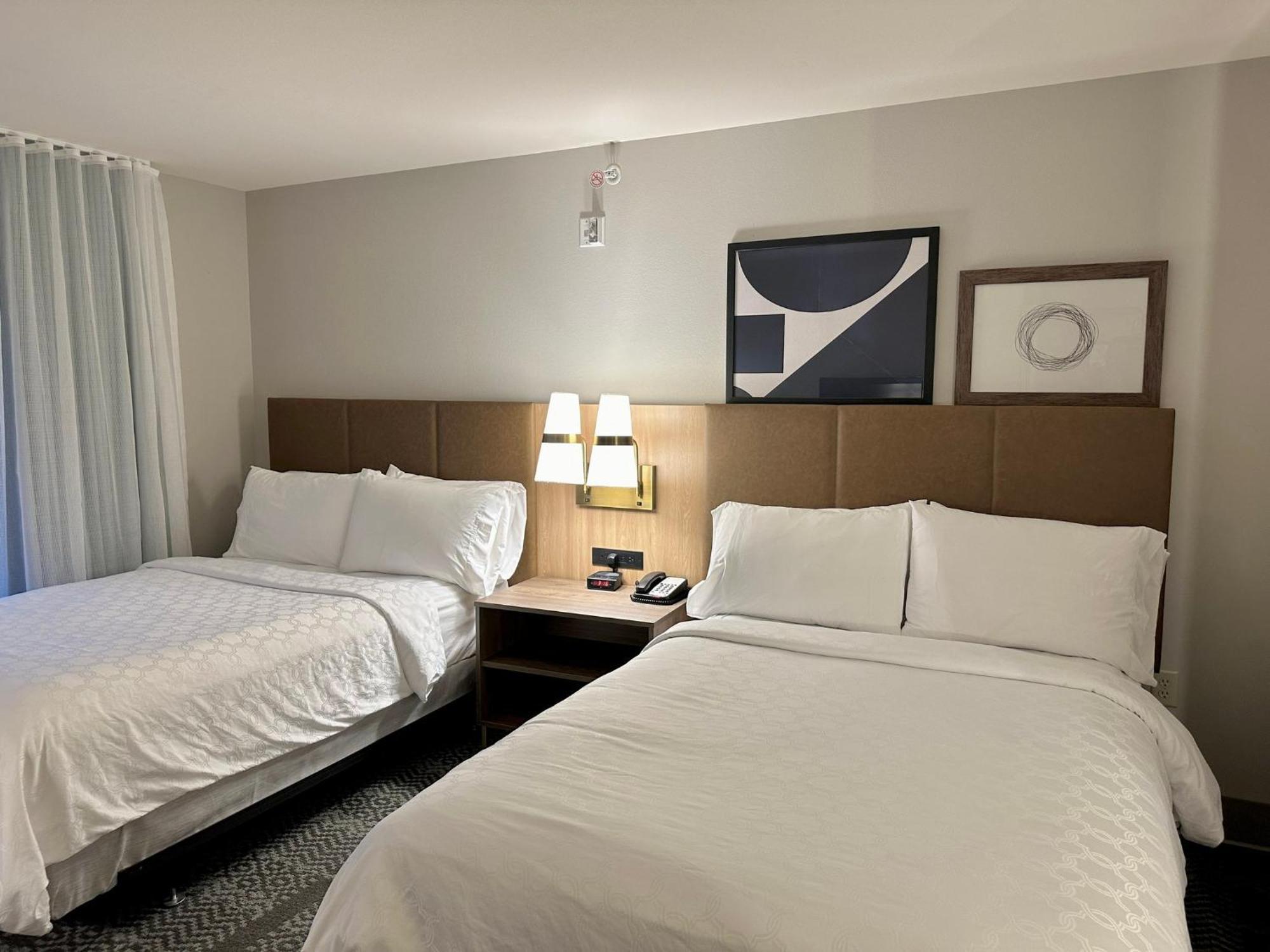 Staybridge Suites Milwaukee West-Oconomowoc By Ihg Exteriör bild