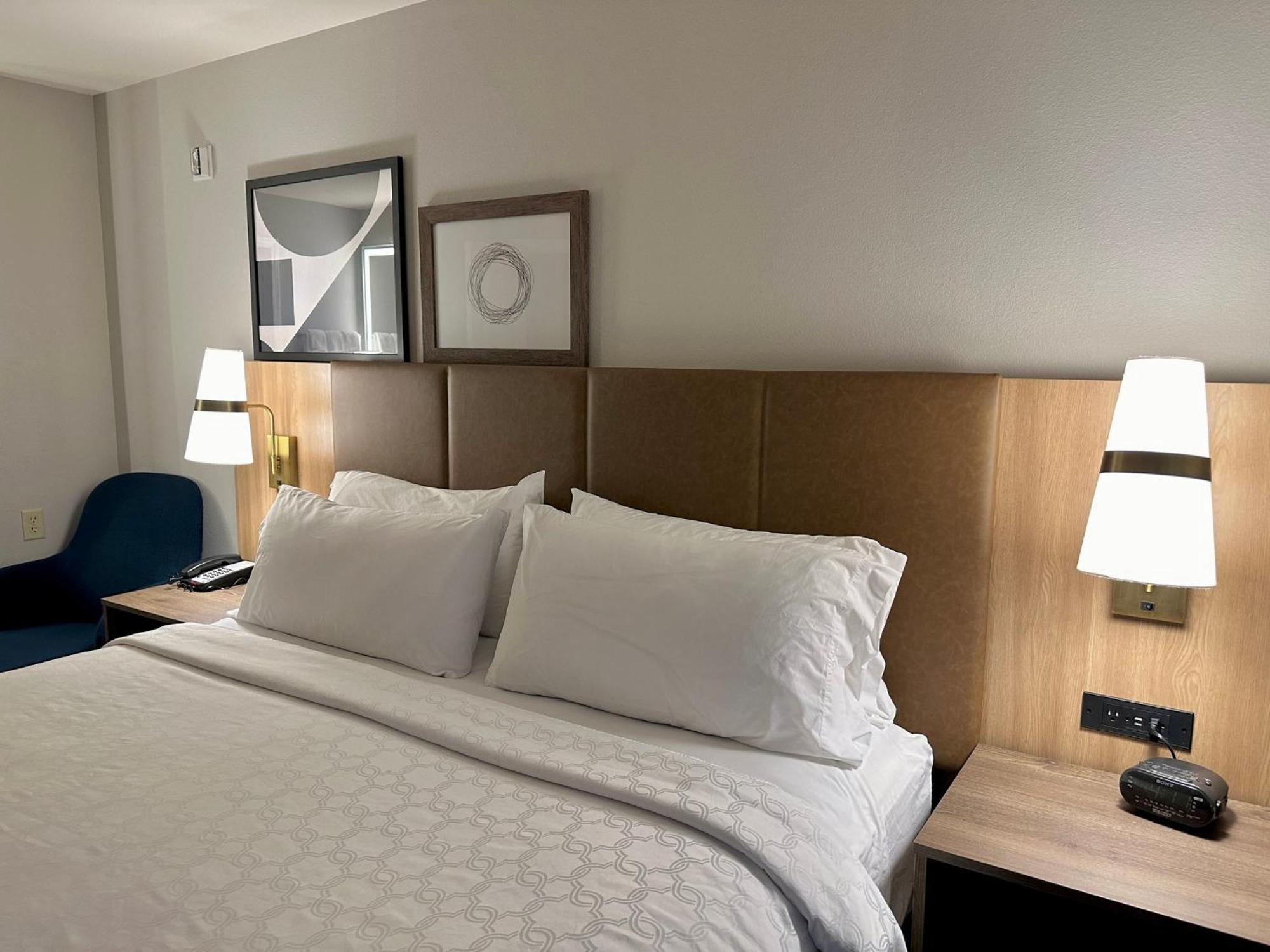 Staybridge Suites Milwaukee West-Oconomowoc By Ihg Exteriör bild