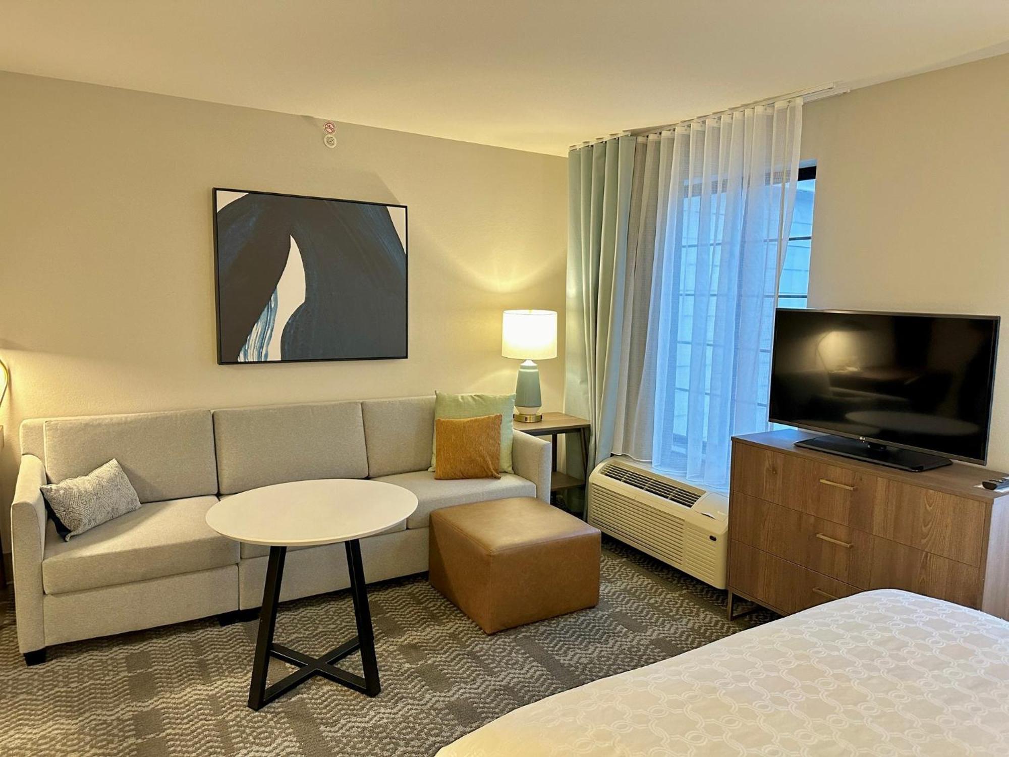 Staybridge Suites Milwaukee West-Oconomowoc By Ihg Exteriör bild