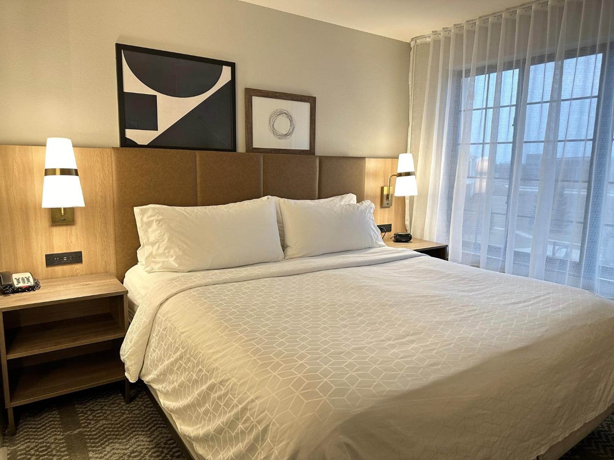 Staybridge Suites Milwaukee West-Oconomowoc By Ihg Exteriör bild