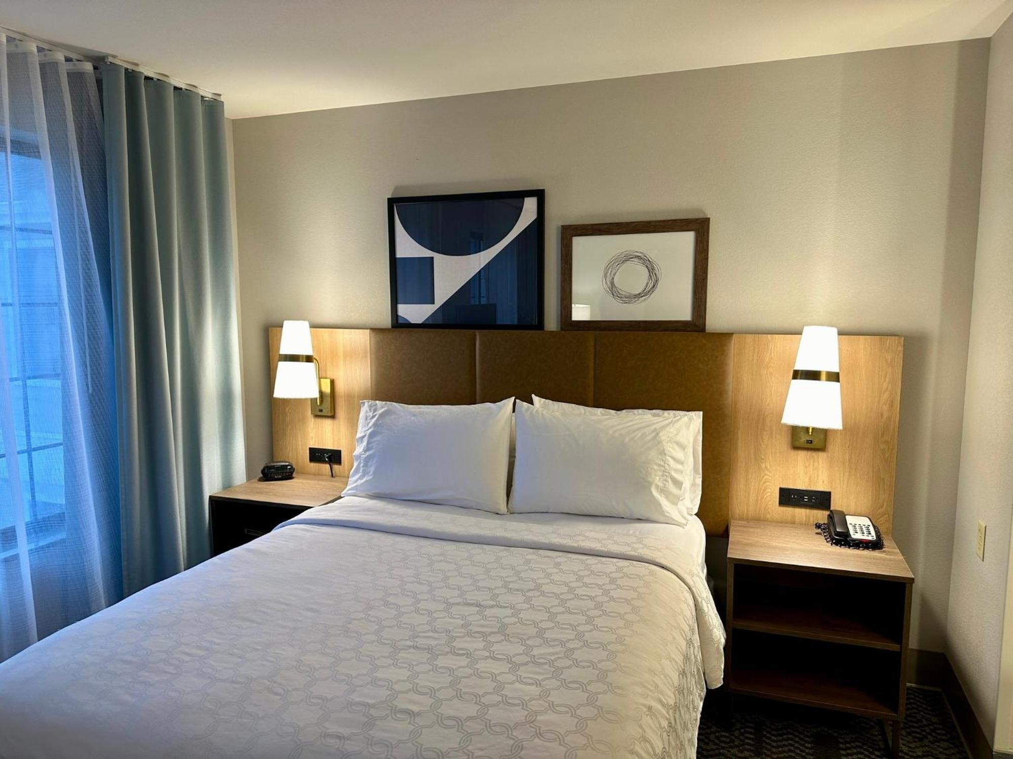 Staybridge Suites Milwaukee West-Oconomowoc By Ihg Exteriör bild