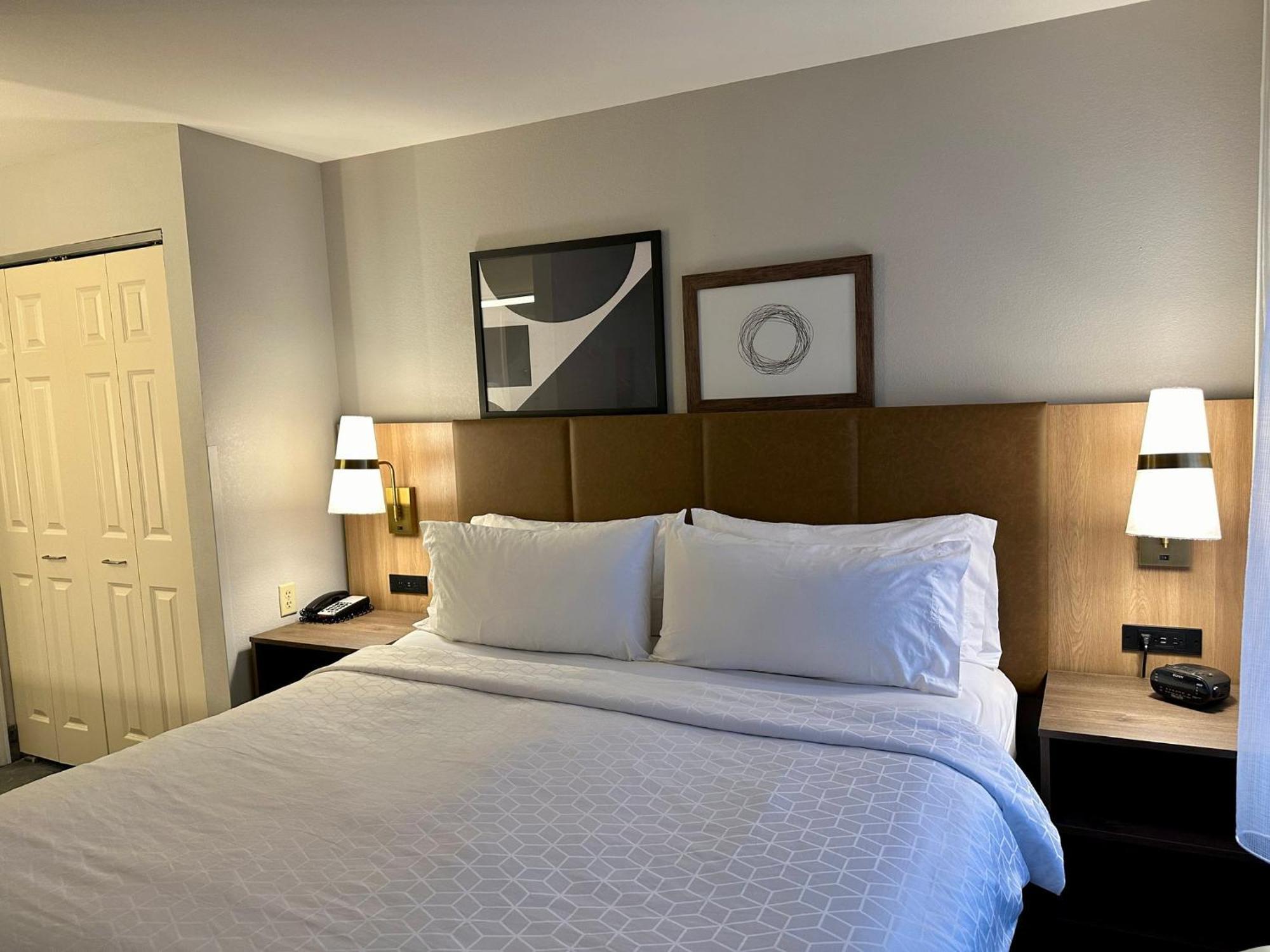 Staybridge Suites Milwaukee West-Oconomowoc By Ihg Exteriör bild