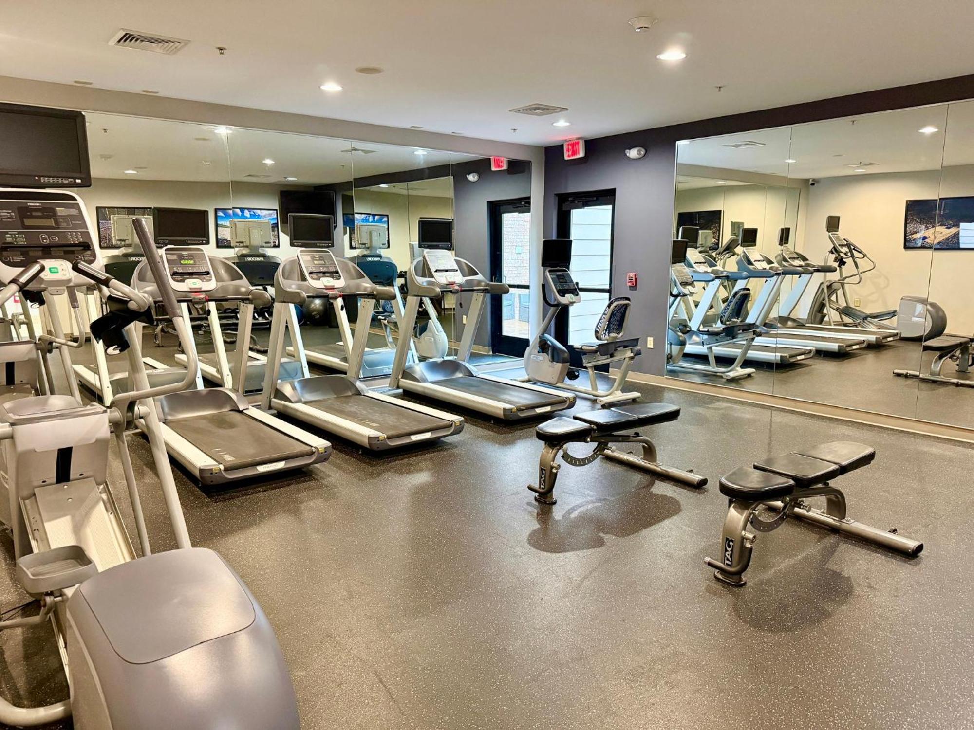 Staybridge Suites Milwaukee West-Oconomowoc By Ihg Exteriör bild