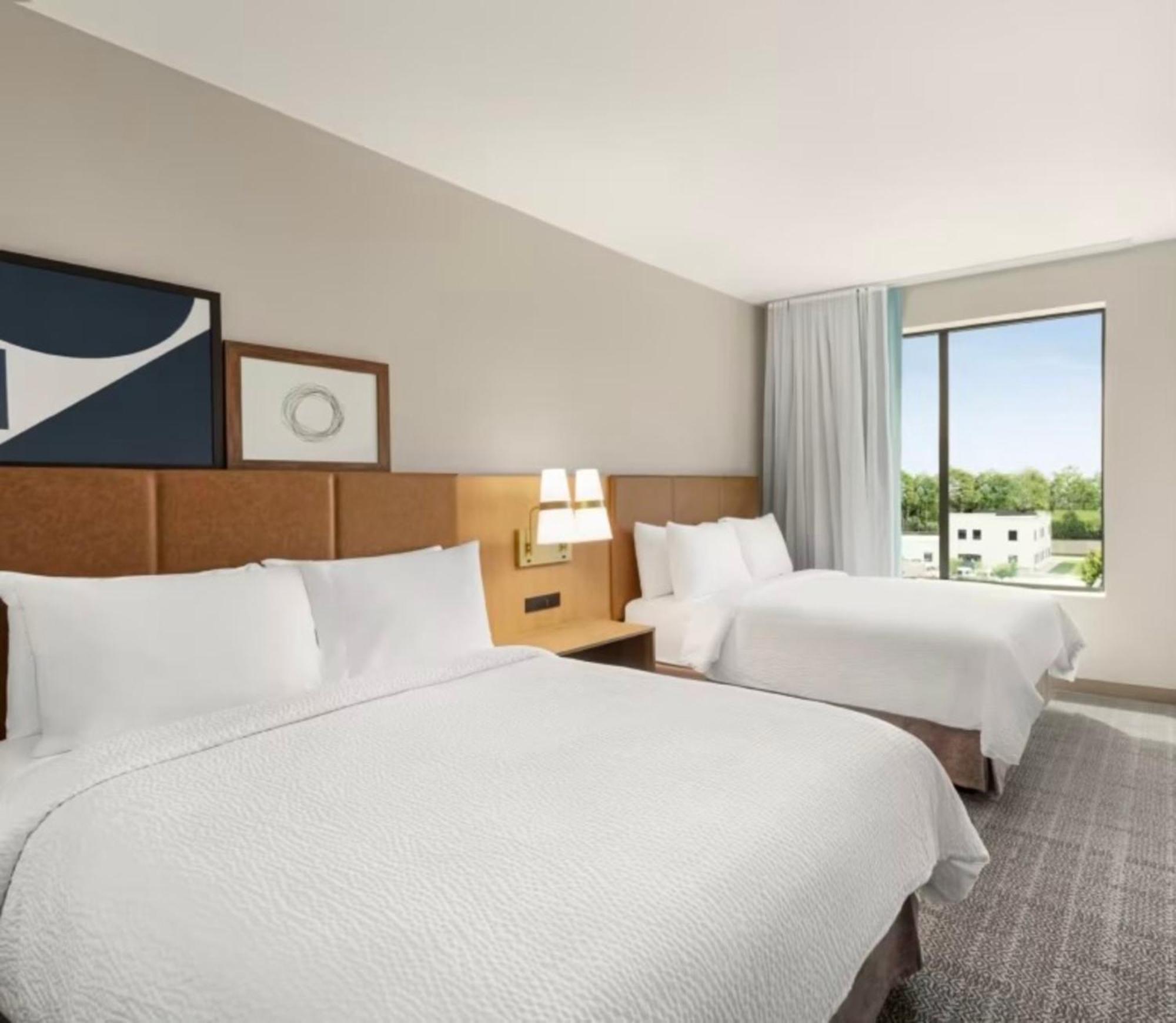 Staybridge Suites Milwaukee West-Oconomowoc By Ihg Exteriör bild